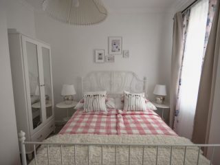 Kiadó 78 m²-estársasházi lakás VI. Kerület (Terézváros) , Bajcsy-Zsilinszky út: 1'600 EUR