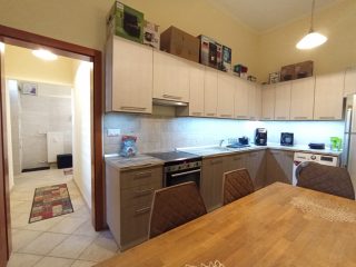 Eladó 82 m²-estársasházi lakás VI. Kerület (Terézváros) , Felső erdősor utca: 129'900'000 Ft