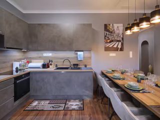 Kiadó 134 m²-estársasházi lakás VI. Kerület (Terézváros) , Izabella utca: 900'000 Ft