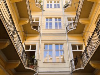 Eladó 36 m²-estársasházi lakás VI. Kerület (Terézváros) , Nagymező utca: 77'500'000 Ft