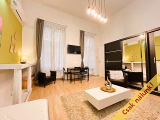 Eladó 39 m²-estársasházi lakás VI. Kerület (Terézváros) , Oktogon: 62'900'000 Ft