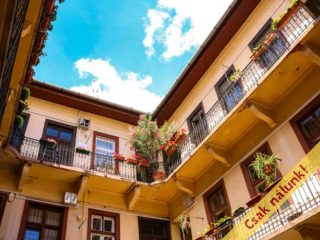 Eladó 39 m²-estársasházi lakás VI. Kerület (Terézváros) , Oktogon: 62'900'000 Ft