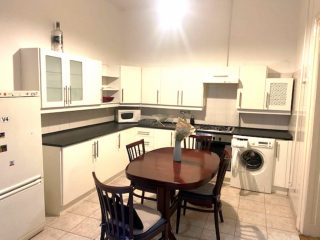 Kiadó 63 m²-estársasházi lakás VI. Kerület (Terézváros) , Podmaniczky utca: 200'000 Ft