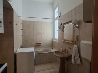 Eladó 70 m²-estársasházi lakás VI. Kerület (Terézváros) , Vörösmarty utca: 98'000'000 Ft