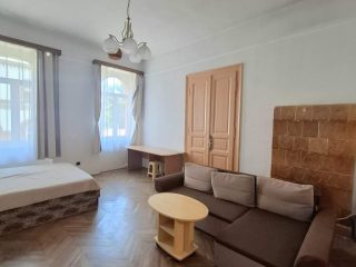 Eladó 70 m²-estársasházi lakás VI. Kerület (Terézváros) , Vörösmarty utca: 98'000'000 Ft