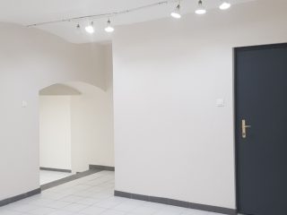 Eladó 74 m²-esüzlethelyiség utcai bejárattal VII. Kerület (Középső-Erzsébetváros) , ALMÁSSY TÉR: 29'800'000 Ft