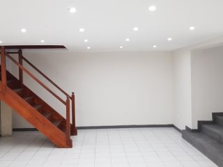 Eladó 74 m²-esüzlethelyiség utcai bejárattal VII. Kerület (Középső-Erzsébetváros) , ALMÁSSY TÉR: 29'800'000 Ft