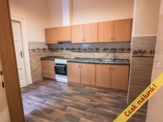 Eladó 44 m²-estársasházi lakás VII. Kerület (Középső-Erzsébetváros) , Almássy tér: 75'900'000 Ft