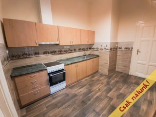 Eladó 44 m²-estársasházi lakás VII. Kerület (Középső-Erzsébetváros) , Almássy tér: 75'900'000 Ft