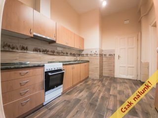 Eladó 44 m²-estársasházi lakás VII. Kerület (Középső-Erzsébetváros) , Almássy tér: 75'900'000 Ft