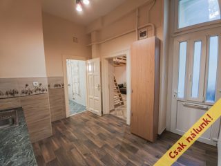 Eladó 44 m²-estársasházi lakás VII. Kerület (Középső-Erzsébetváros) , Almássy tér: 75'900'000 Ft