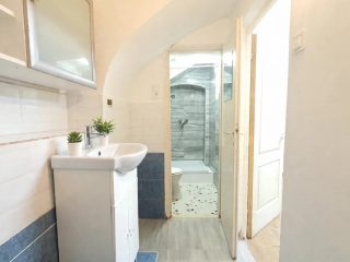Eladó 62 m²-esüzlethelyiség utcai bejárattal VII. Kerület (Középső-Erzsébetváros) , BARCSAY utca: 43'000'000 Ft