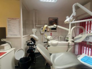 Kiadó 21 m²-esüzlethelyiség utcai bejárattal VII. Kerület (Ligetváros) , BERENDEZETT FOGORVOSI RENDELŐ Budapest VII.: 500'000 Ft