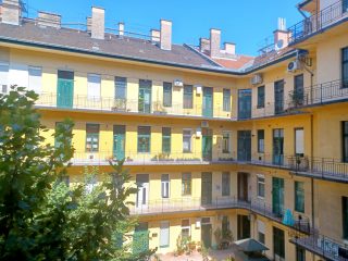 Eladó 82 m²-estársasházi lakás VII. Kerület (Ligetváros) , Kertre néző, Városligetnél Dembinszky utca: 113'900'000 Ft