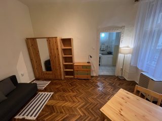 Kiadó 25 m²-estársasházi lakás VII. Kerület (Nagykörúton belül) , Klauzál utca: 180'000 Ft