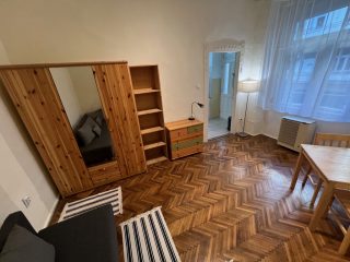 Kiadó 25 m²-estársasházi lakás VII. Kerület (Nagykörúton belül) , Klauzál utca: 180'000 Ft