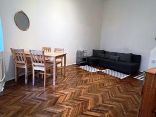 Kiadó 25 m²-estársasházi lakás VII. Kerület (Nagykörúton belül) , Klauzál utca: 180'000 Ft