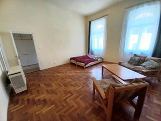 Kiadó 50 m²-estársasházi lakás VII. Kerület (Nagykörúton belül) , Nyár utca: 200'000 Ft