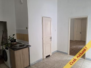 Eladó 58 m²-estársasházi lakás VII. Kerület (Nagykörúton kívül) , Nefelejcs utca: 62'000'000 Ft