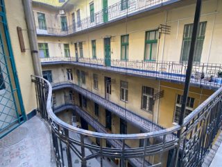 Eladó 62 m²-estársasházi lakás VII. Kerület (Nagykörúton kívül) , Zsinagógával szemben: 89'000'000 Ft