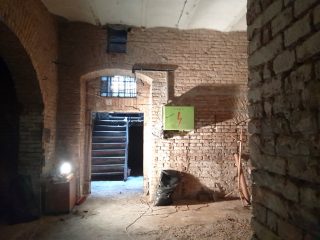 Eladó 125 m²-esüzlethelyiség utcai bejárat nélkül VIII. Kerület (Corvin negyed) , Ullői út: 34'990'000 Ft