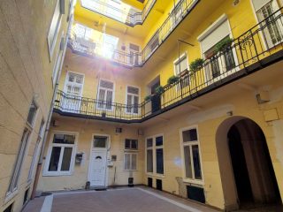 Eladó 67 m²-estársasházi lakás VIII. Kerület (Csarnoknegyed) , Erkélyes, Vásárcsarnok / M4 közeli Német utca: 80'000'000 Ft