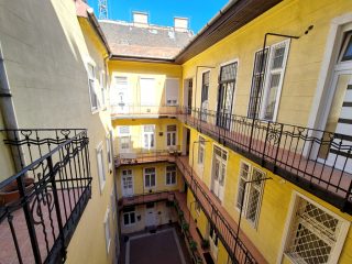 Eladó 67 m²-estársasházi lakás VIII. Kerület (Csarnoknegyed) , Erkélyes, Vásárcsarnok / M4 közeli Német utca: 80'000'000 Ft