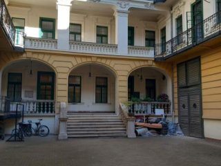 Eladó 45 m²-estársasházi lakás VIII. Kerület (II. János Pál pápa tér és környéke) , Bezerédj utca: 55'900'000 Ft