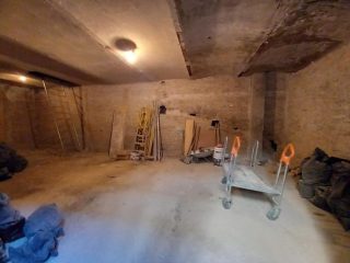 Eladó 45 m²-estársasházi lakás VIII. Kerület (II. János Pál pápa tér és környéke) , Bezerédj utca: 55'900'000 Ft
