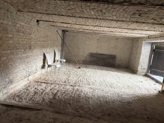 Eladó 45 m²-estársasházi lakás VIII. Kerület (II. János Pál pápa tér és környéke) , Bezerédj utca: 55'900'000 Ft