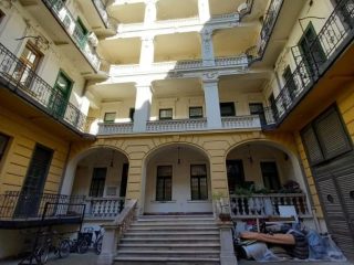 Eladó 45 m²-estársasházi lakás VIII. Kerület (II. János Pál pápa tér és környéke) , Bezerédj utca: 55'900'000 Ft