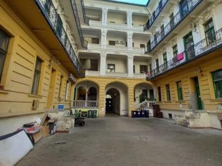 Eladó 45 m²-estársasházi lakás VIII. Kerület (II. János Pál pápa tér és környéke) , Bezerédj utca: 55'900'000 Ft