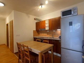 Kiadó 76 m²-estársasházi lakás VIII. Kerület (II. János Pál pápa tér és környéke) , KUN utca: 295'000 Ft