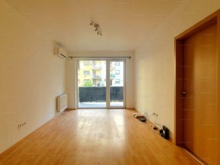 Kiadó 76 m²-estársasházi lakás VIII. Kerület (II. János Pál pápa tér és környéke) , KUN utca: 295'000 Ft