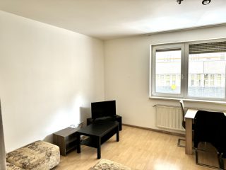 Kiadó 42 m²-estársasházi lakás VIII. Kerület (II. János Pál pápa tér és környéke) , KUN utca: 180'000 Ft