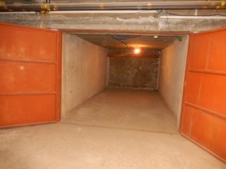 Eladó 13 m²-esteremgarázs hely VIII. Kerület (Magdolna negyed) , Karácsony Sándor utca: 7'900'000 Ft