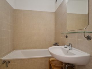 Eladó 64 m²-estársasházi lakás VIII. Kerület (Orczy negyed) , Baross utca: 84'500'000 Ft