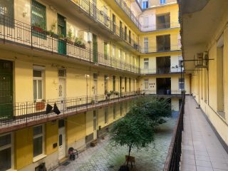 Eladó 44 m²-estársasházi lakás VIII. Kerület (Orczy negyed) , Orczy út: 60'000'000 Ft