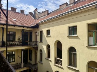 Eladó 74 m²-estársasházi lakás VIII. Kerület (Palotanegyed) , Krúdy Gyula utca: 75'900'000 Ft