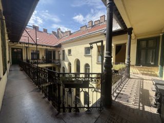 Eladó 74 m²-estársasházi lakás VIII. Kerület (Palotanegyed) , Krúdy Gyula utca: 75'900'000 Ft
