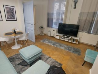 Eladó 42 m²-estársasházi lakás VIII. Kerület (Palotanegyed) , Múzeum körút: 109'500'000 Ft