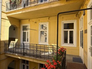 Eladó 122 m²-estársasházi lakás VIII. Kerület (Palotanegyed) , Rákóczi út: 189'000'000 Ft