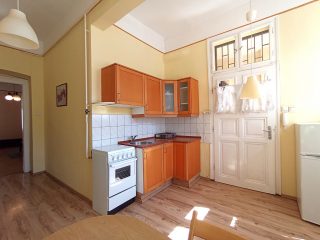 Eladó 47 m²-estársasházi lakás VIII. Kerület (Palotanegyed) , Szentkirályi utca: 68'900'000 Ft