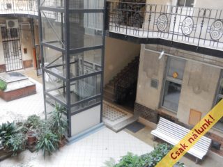 Eladó 111 m²-estársasházi lakás VIII. Kerület (Palotanegyed) , Vas utca: 142'800'000 Ft
