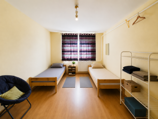 Eladó 71 m²-estársasházi lakás X. Kerület (Gyakorló lakótelep) , Árkád közeli utca: 69'000'000 Ft