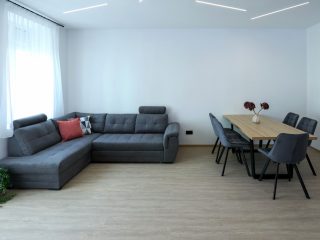 Eladó 76 m²-estársasházi lakás X. Kerület (Kőbánya Városközpont) , Liget utca: 98'400'000 Ft
