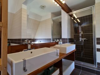 Eladó 105 m²-estársasházi lakás X. Kerület (Ligettelek) , Kőrösi Csoma Sándor sétány: 95'000'000 Ft