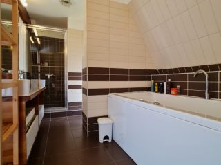 Eladó 105 m²-estársasházi lakás X. Kerület (Ligettelek) , Kőrösi Csoma Sándor sétány: 95'000'000 Ft