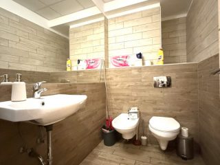 Eladó 112 m²-estársasházi lakás XI. Kerület (Albertfalva) , Fehérvári út: 199'000'000 Ft