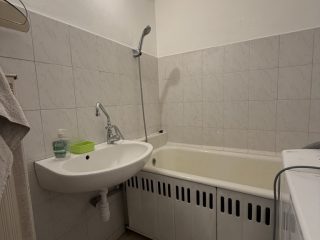 Kiadó 52 m²-estársasházi lakás XI. Kerület (Albertfalva) , Verbéna utca: 200'000 Ft